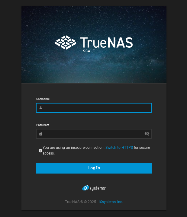 ［図8：パケットの送信元にアクセスして取得した海外ベンダー製NASのログイン画面の例］